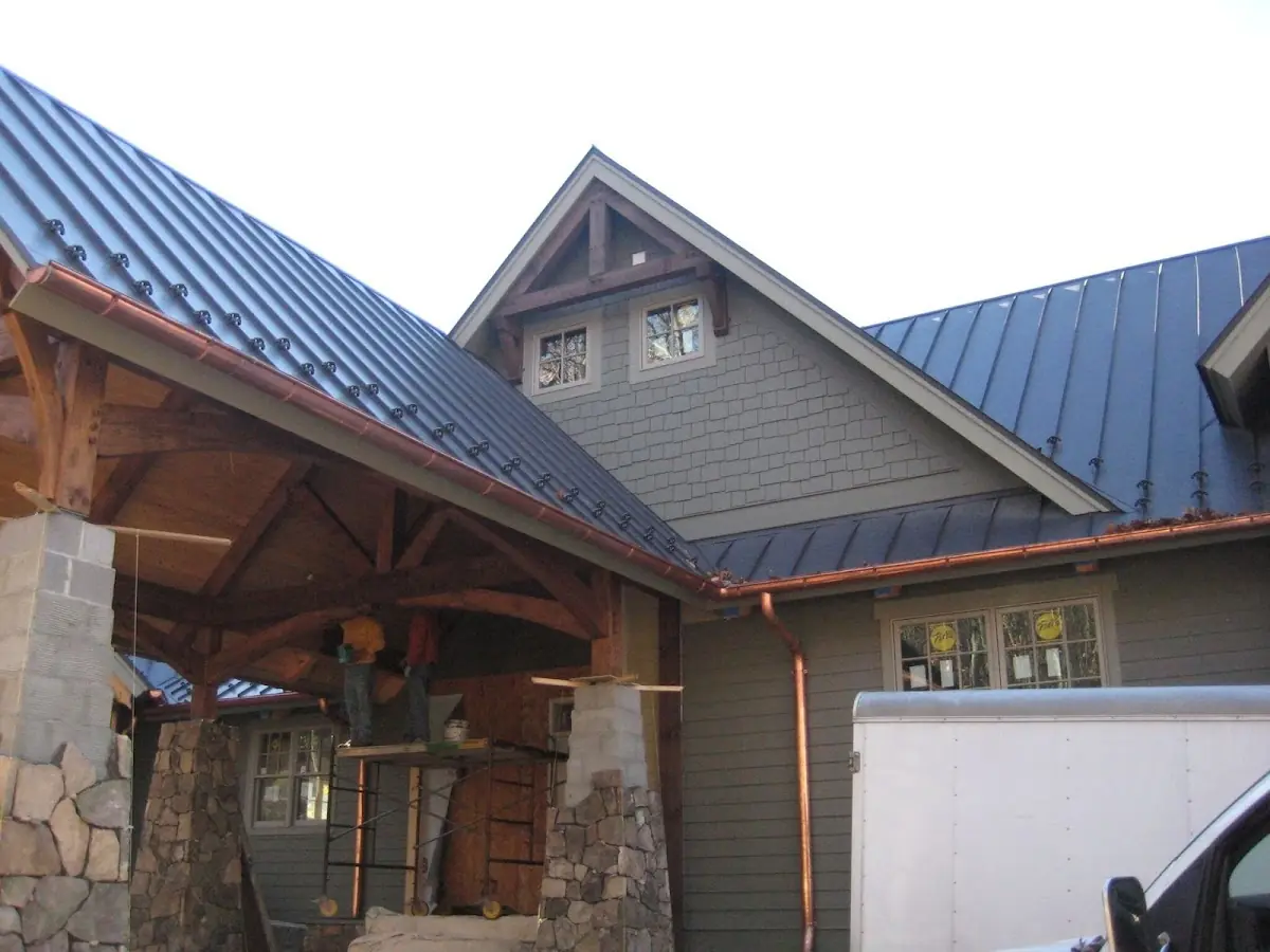 Craftsman Roofing team delivering quality roofing work in Oakwood Estates